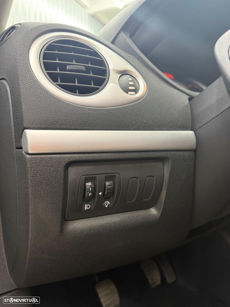 Renault Clio 1.2 16V Dynamique - 17