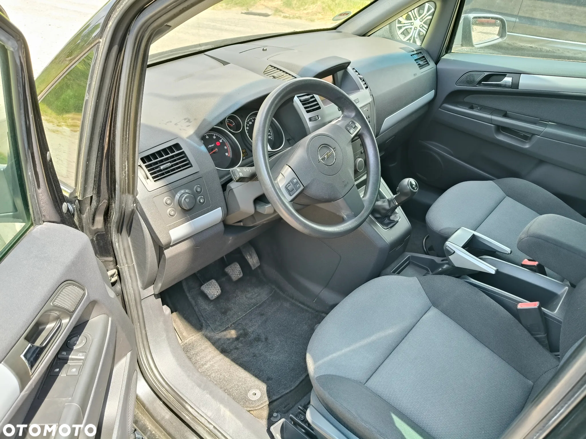 Opel Zafira 1.8 16V Comfort - 10