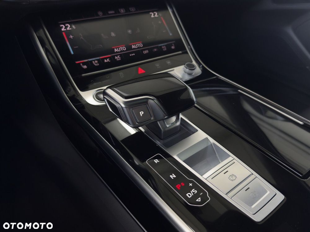 Audi A8 - 25