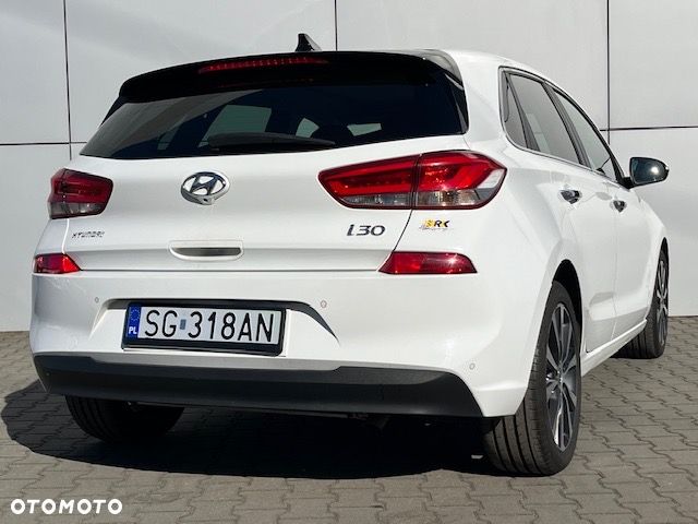 Hyundai i30 1.6 D Premiere Luxury - 4