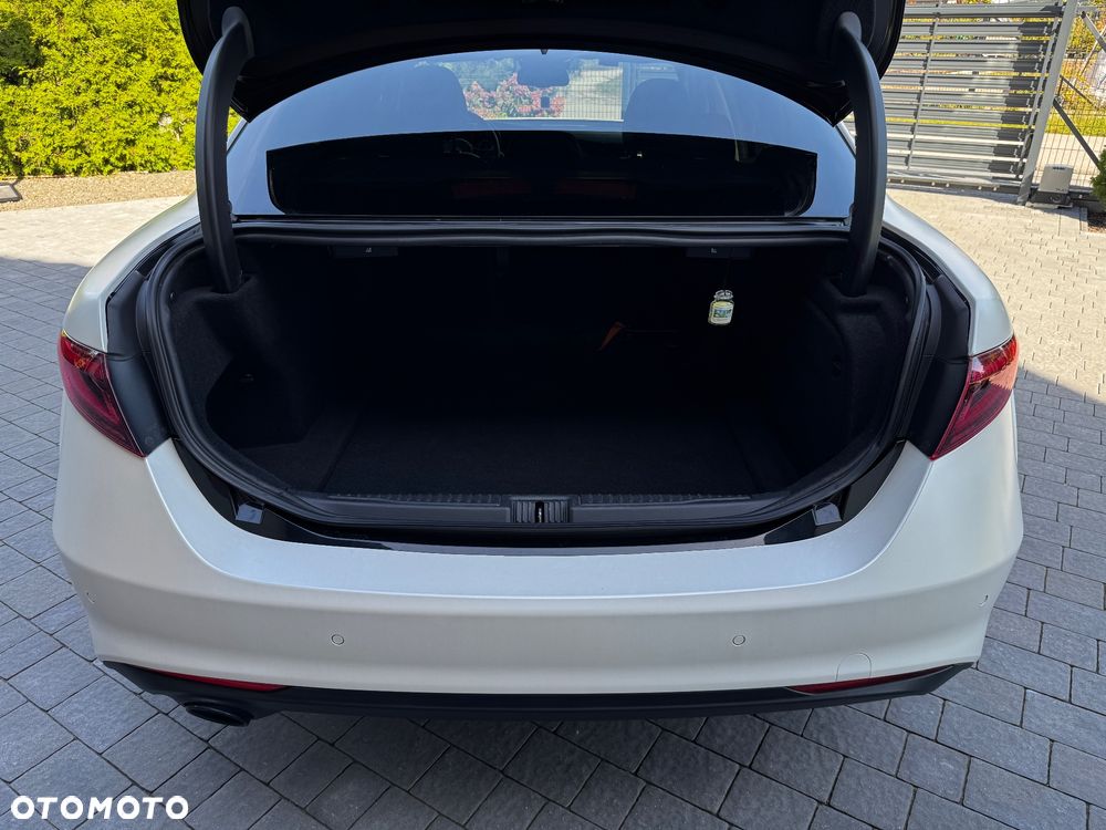 Alfa Romeo Giulia 2.0 Turbo B-Tech Edition - 15