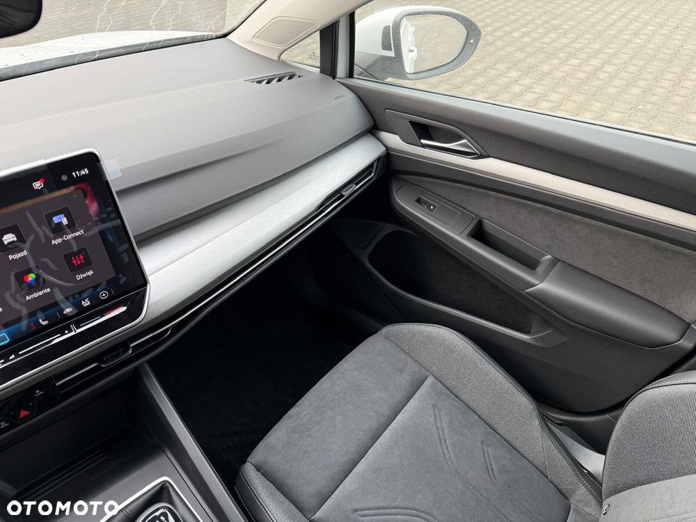 Volkswagen Golf - 28