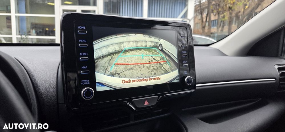 Toyota Yaris 1.5 L Dynamic - 23