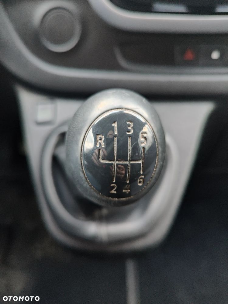 Opel Vivaro brygadówka 6osób - 17