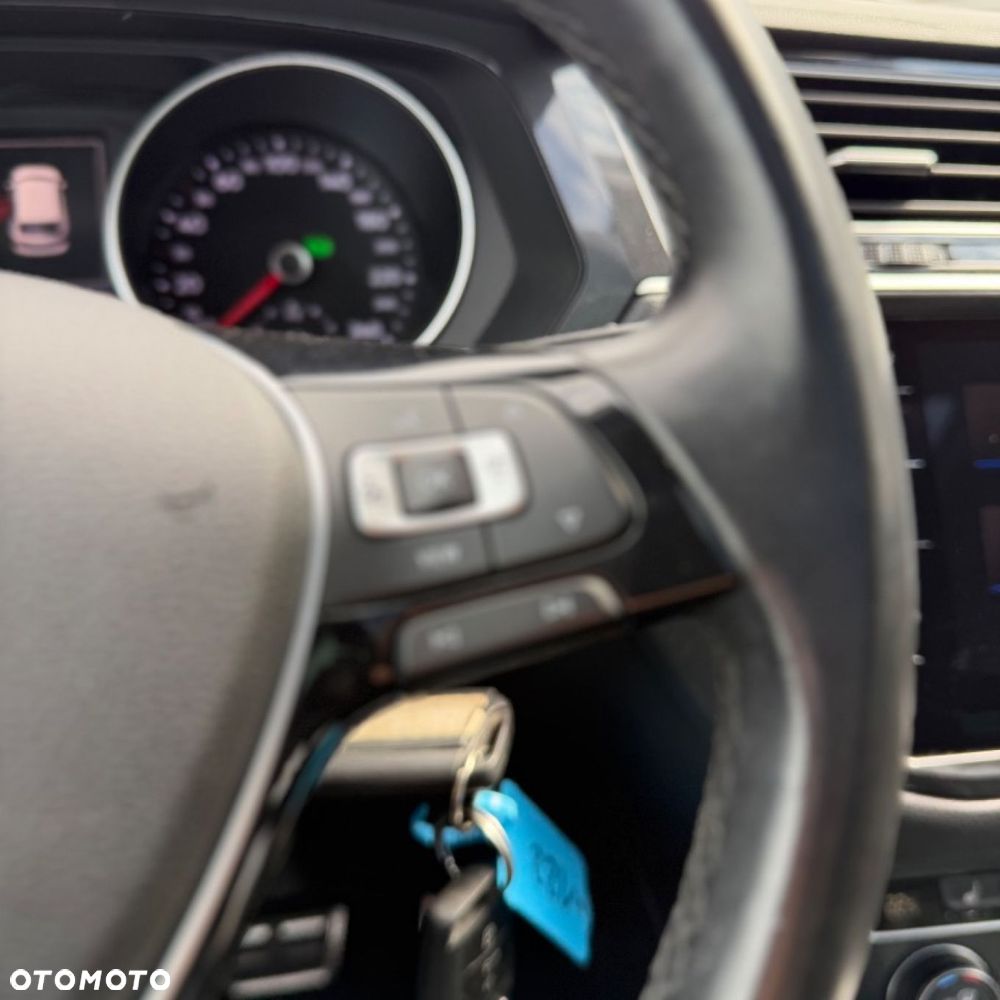 Volkswagen Tiguan - 28