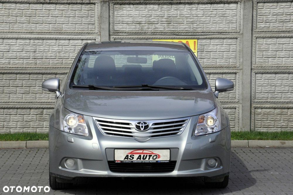 Toyota Avensis 1.8 Active - 25