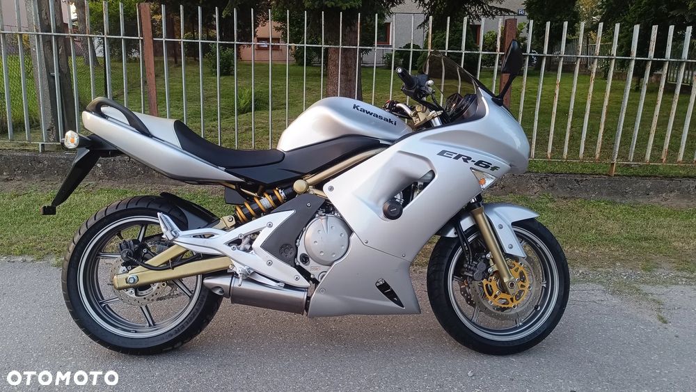 Kawasaki ER - 10