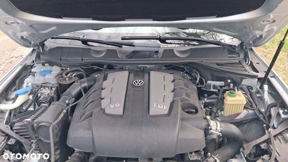 Volkswagen Touareg 3.0 V6 TDI SCR Blue Motion DPF Automatik - 16