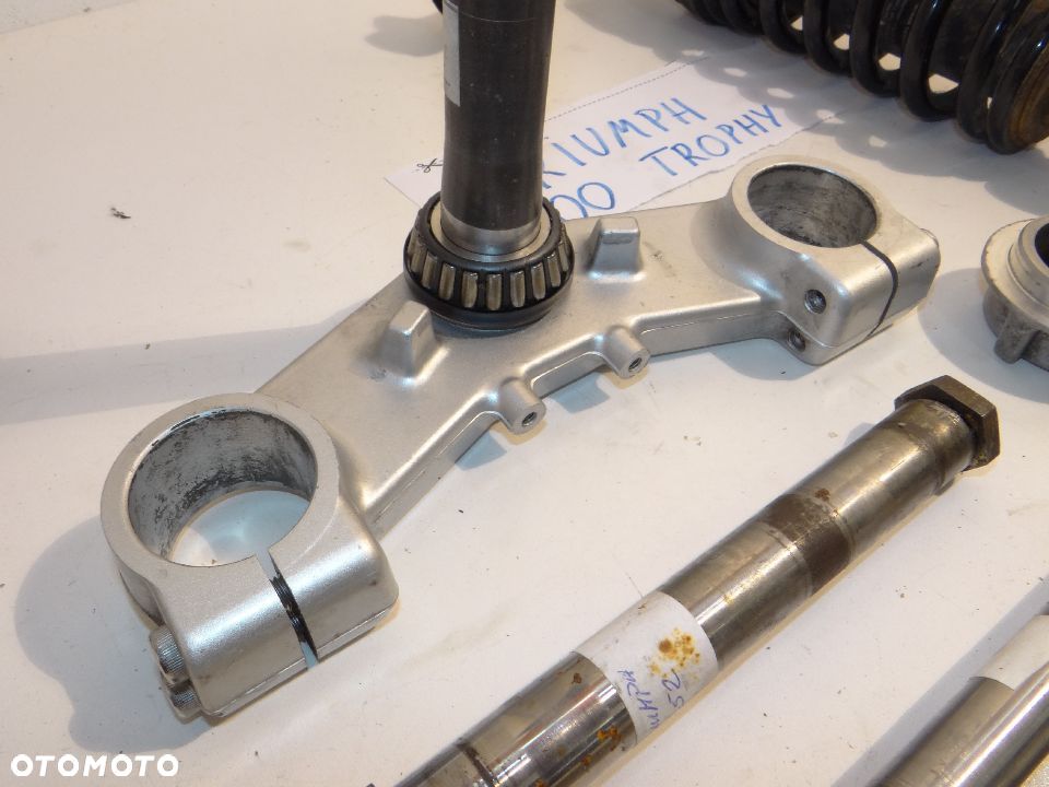 Triumph 1200 Trophy stelaż kolektor wydechowy mocowanie bagażnik amortyzator tył zacisk kluczyk wlew - 16