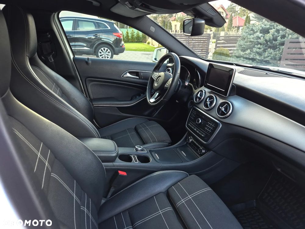 Mercedes-Benz GLA 180 (CDI) d 7G-DCT AMG Line - 33