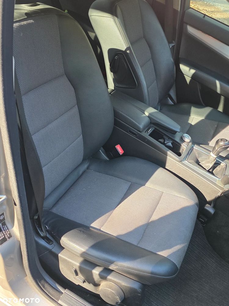 Mercedes-Benz Klasa C 220 CDI Elegance - 17