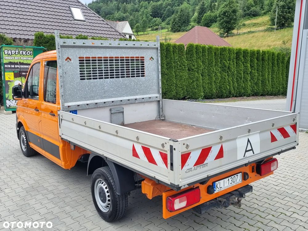 Volkswagen CRAFTER 7 osób hak 3T skrzyniowy - 4
