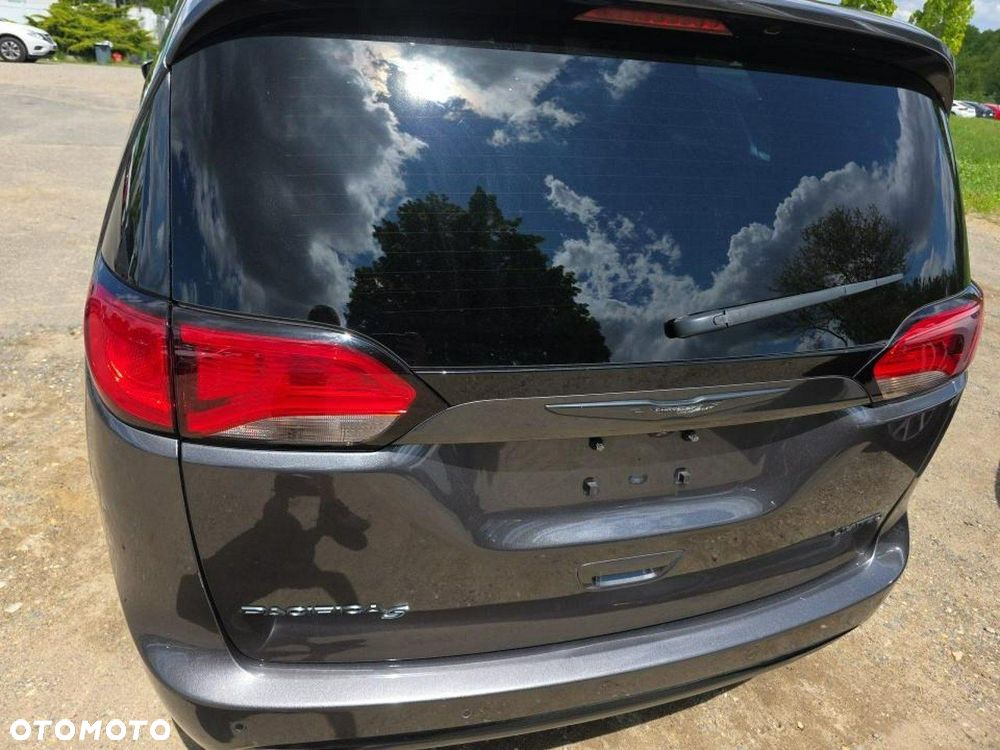 Chrysler Pacifica - 6