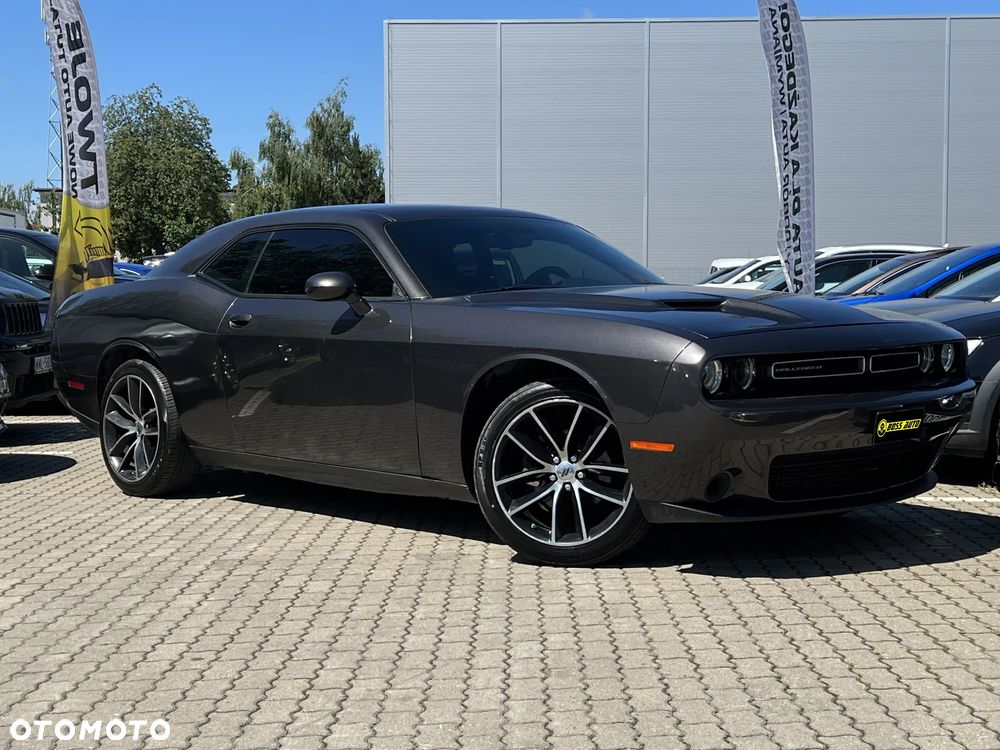 Dodge Challenger - 2