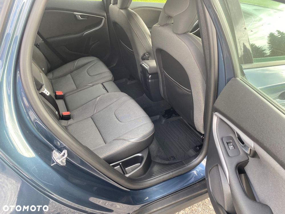 Volvo V40 Cross Country D2 Drive-E Momentum - 23