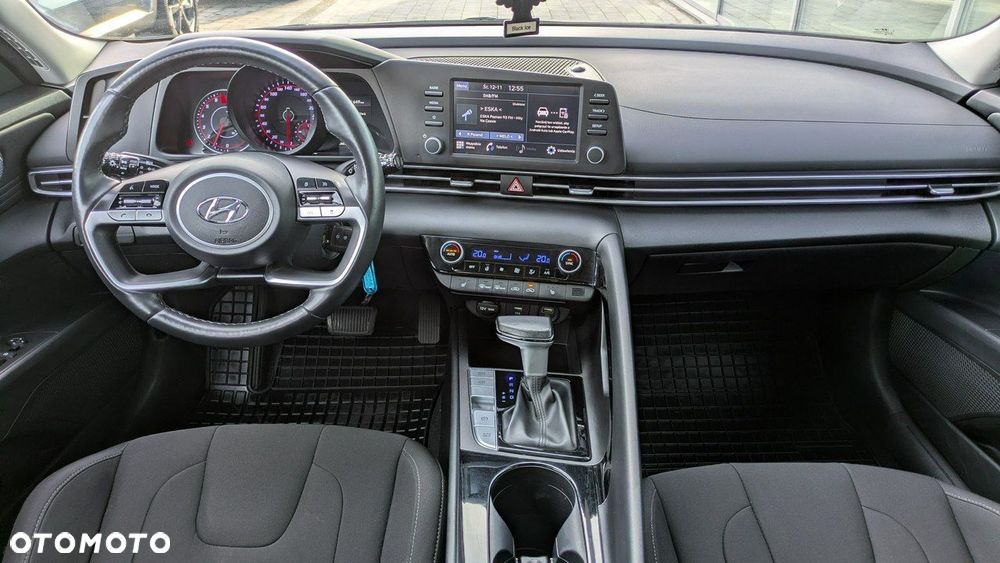 Hyundai Elantra - 17