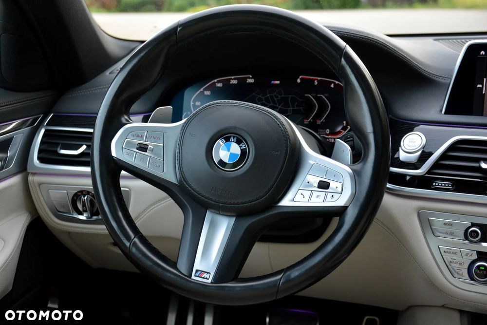 BMW Seria 7 730d xDrive mHEV sport - 28