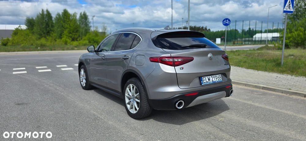 Alfa Romeo Stelvio 2.0 Turbo 16V AT8-Q4 Veloce Ti - 6