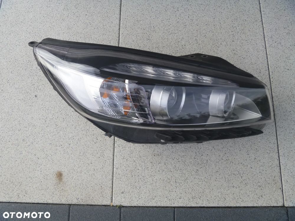 KIA SORENTO III XENON LED PRAWY IGŁA 92102-C5100 - 3