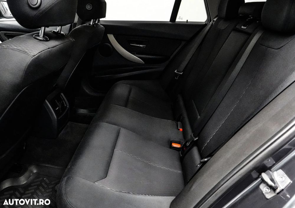 BMW Seria 3 320d DPF Blue Performance Edition Lifestyle - 16