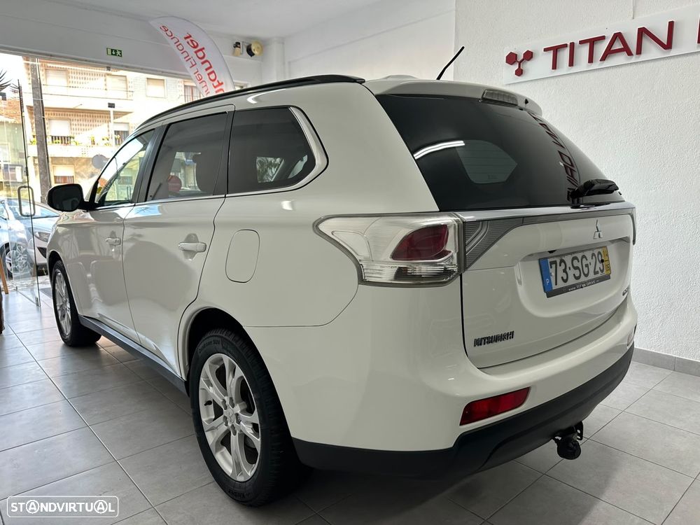 Mitsubishi Outlander 2.2 DI-D 4WD Auto Instyle - 4