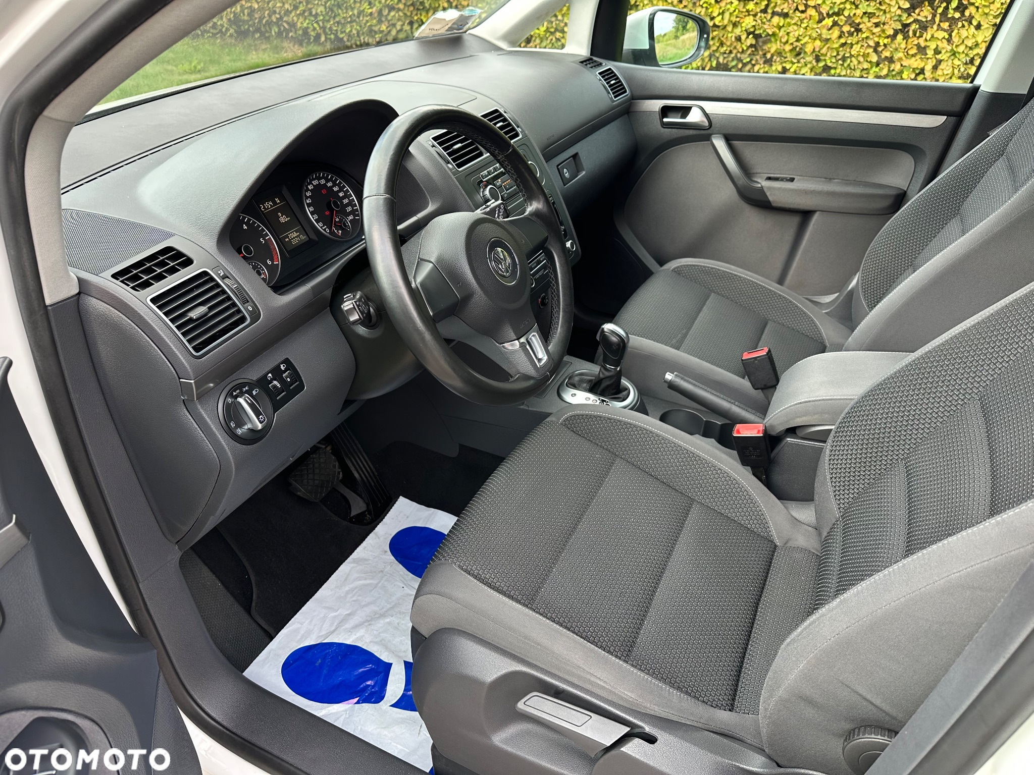 Volkswagen Touran 1.6 TDI DPF BlueMotion Technology DSG Highline - 5