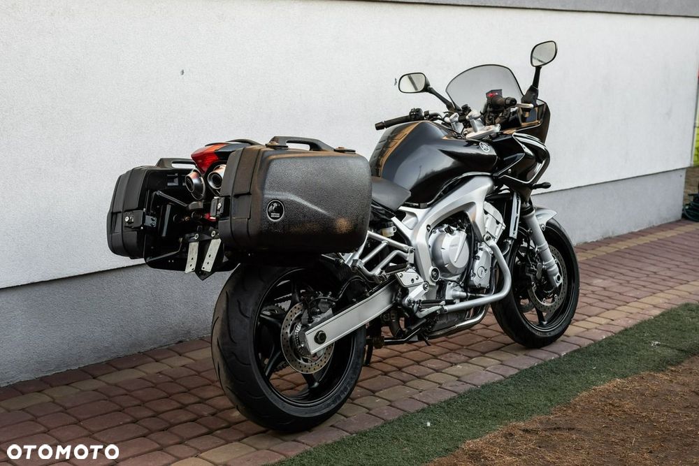 Yamaha FZ - 4