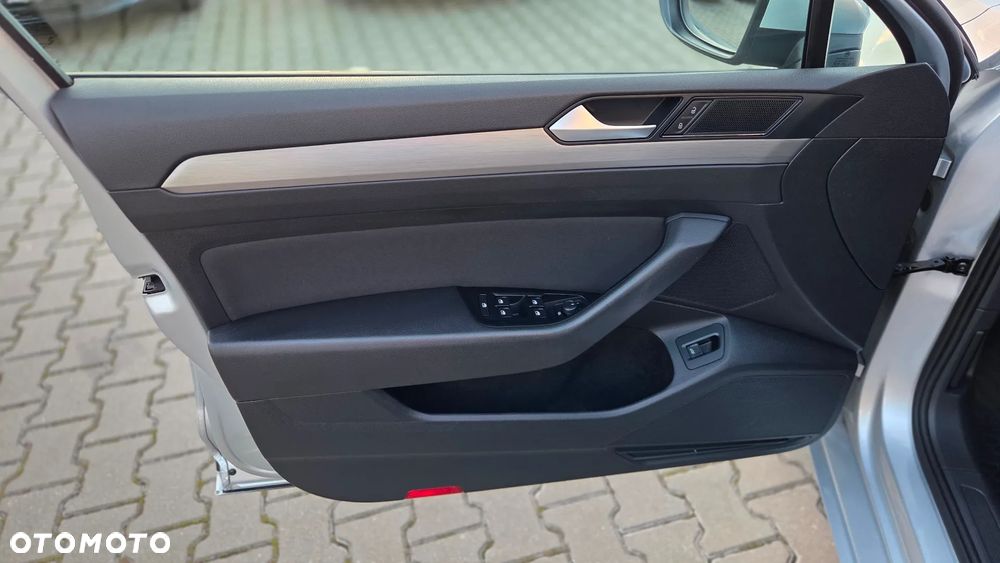Volkswagen Passat 1.5 TSI EVO Essence DSG - 19