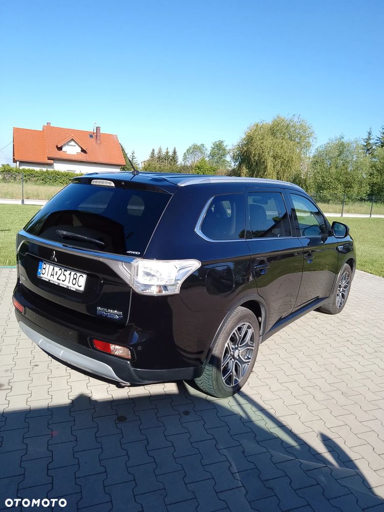 Mitsubishi Outlander - 18