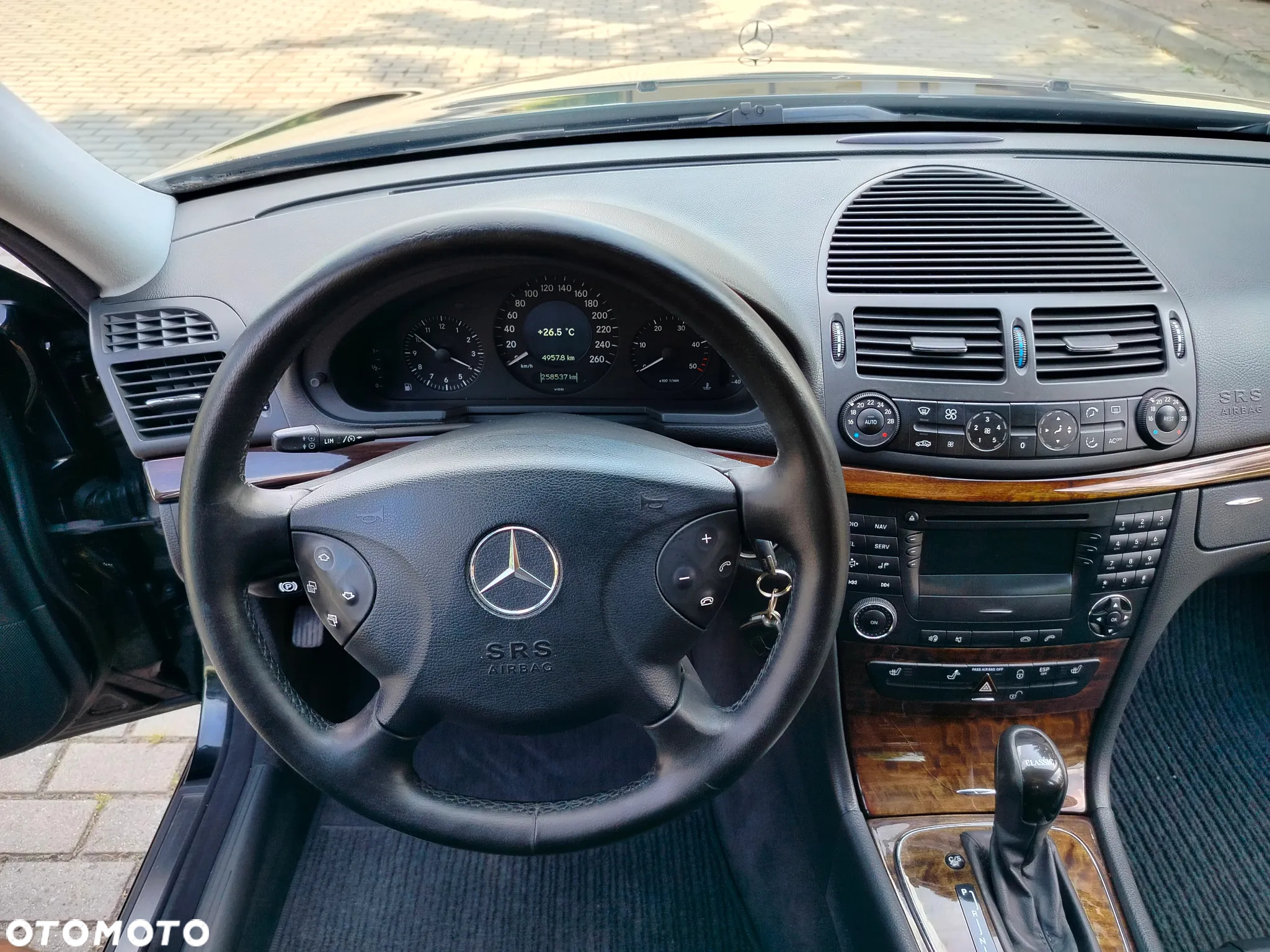 Mercedes-Benz Klasa E 320 CDI Classic - 24