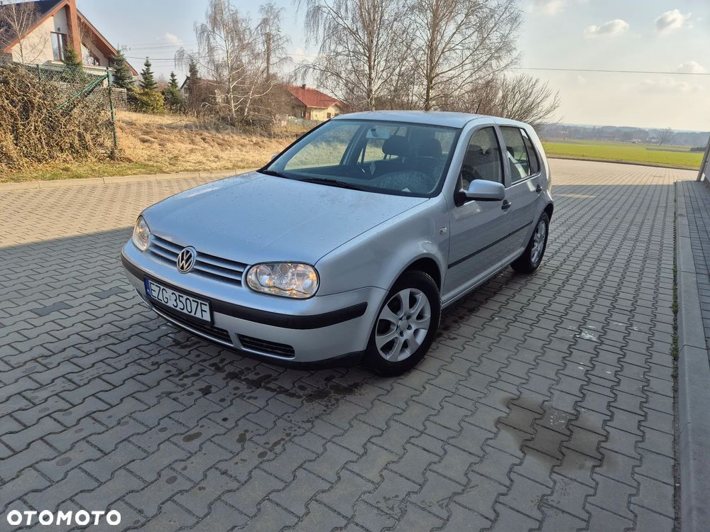 Volkswagen Golf 1.6 Basis - 1