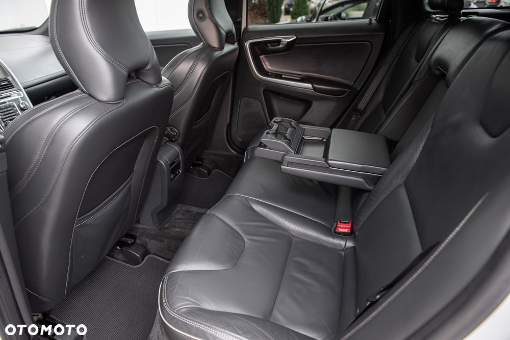 Volvo XC 60 D4 AWD Geartronic Summum - 28