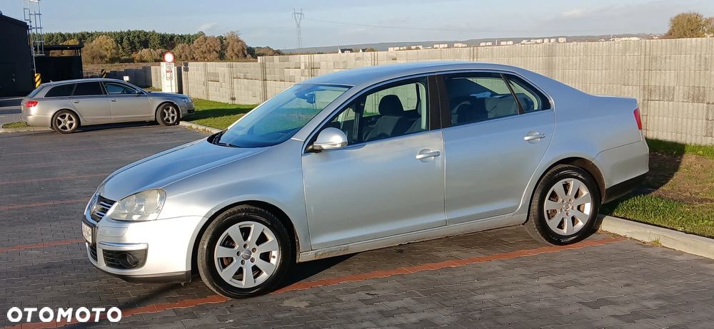 Volkswagen Jetta 1.9 TDI Comfortline - 22