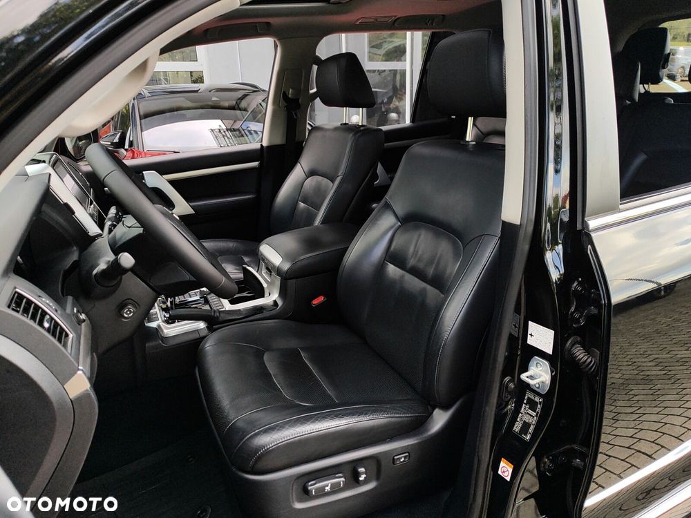 Toyota Land Cruiser - 11