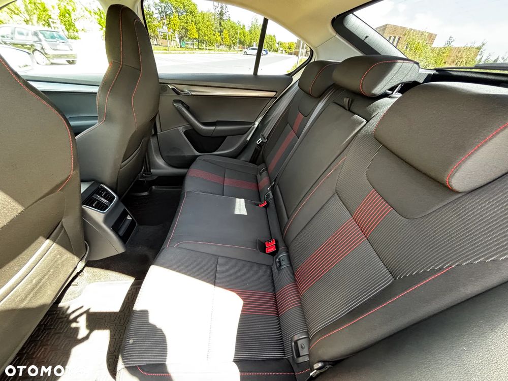 Skoda Octavia 2.0 TDI Ambition DSG - 11