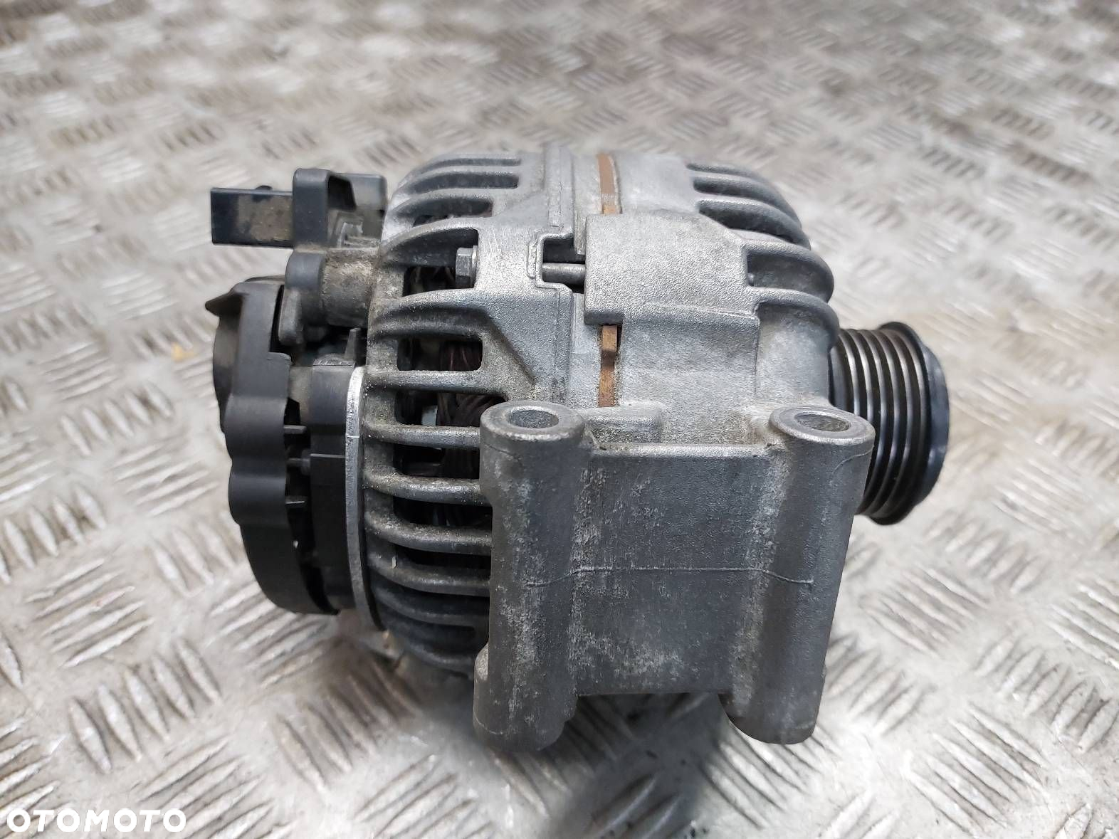 ALTERNATOR BOSCH AUDI A5 8T 2.0 TFSI 06H903016L - 3