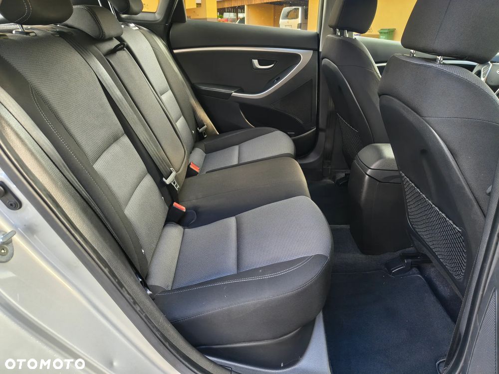 Hyundai i30 blue 1.6 GDI YES Silver - 16