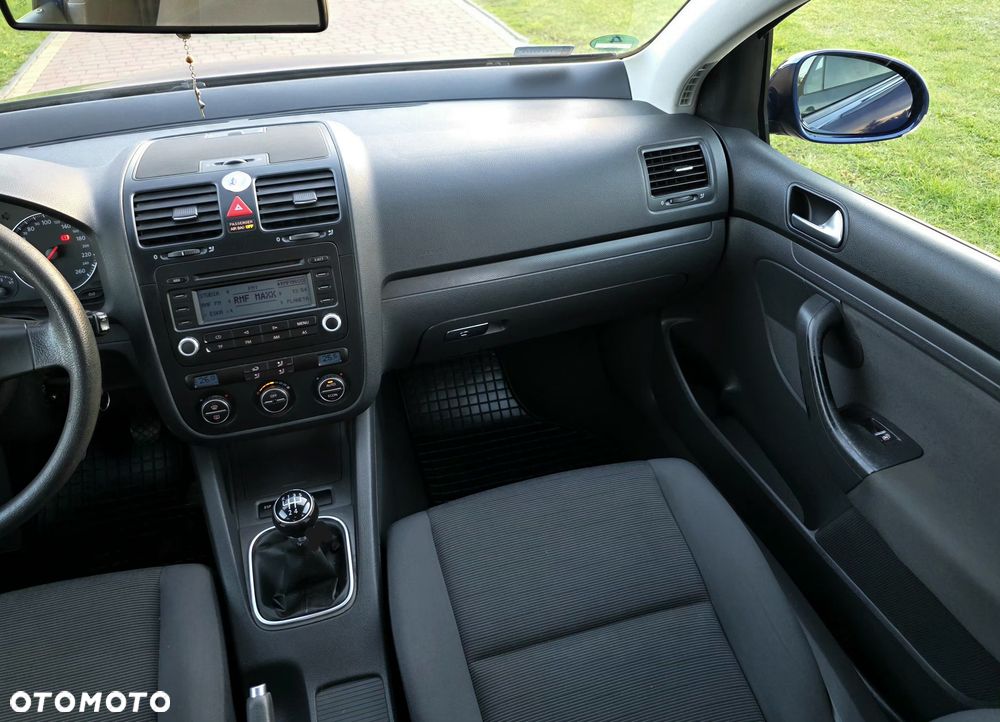 Volkswagen Golf - 25