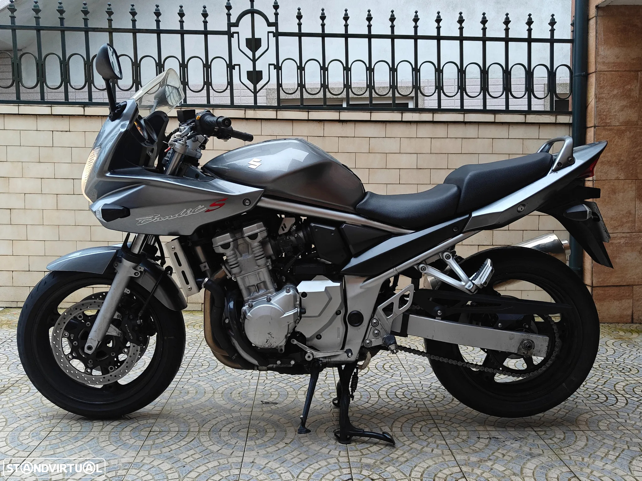 Suzuki Bandit S - 2