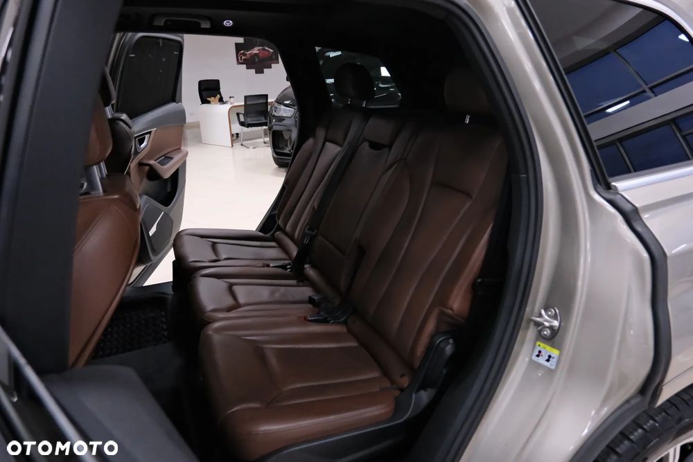 Audi Q7 - 32