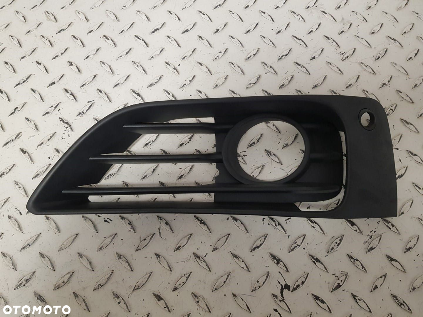 FABRYCZNIE NOWA ORYGINALNA KRATKA ZDERZAKA PRZEDNIEGO PRAWA BMW 2 F46 F45 7328682 - 2