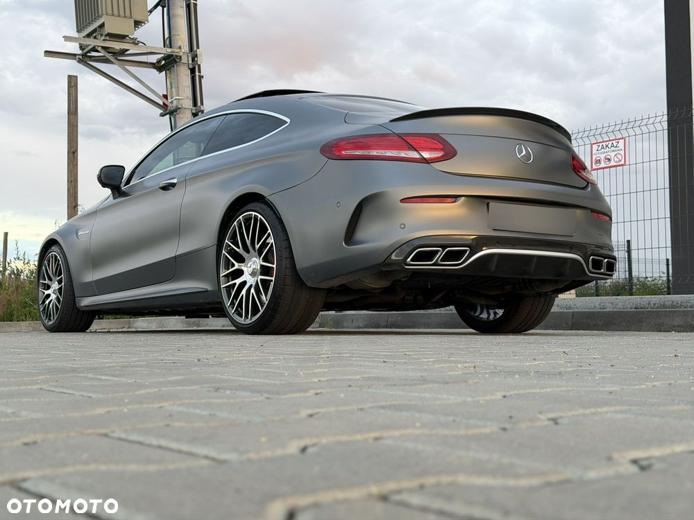 Mercedes-Benz Klasa C AMG 63 S AMG Speedshift 7G-MCT - 33