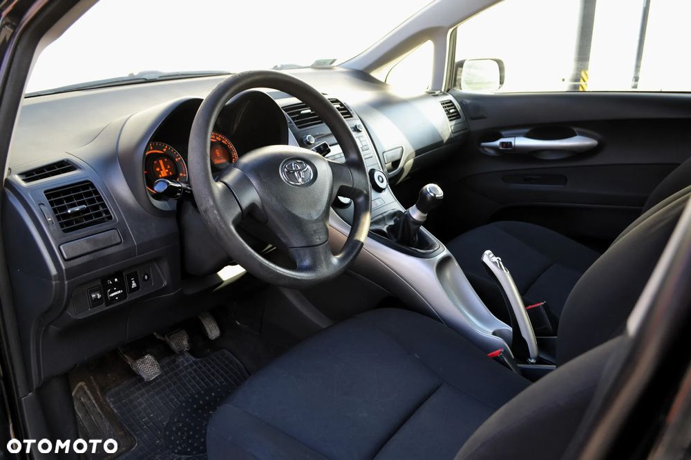 Toyota Auris 1.4 D-4D Luna - 5