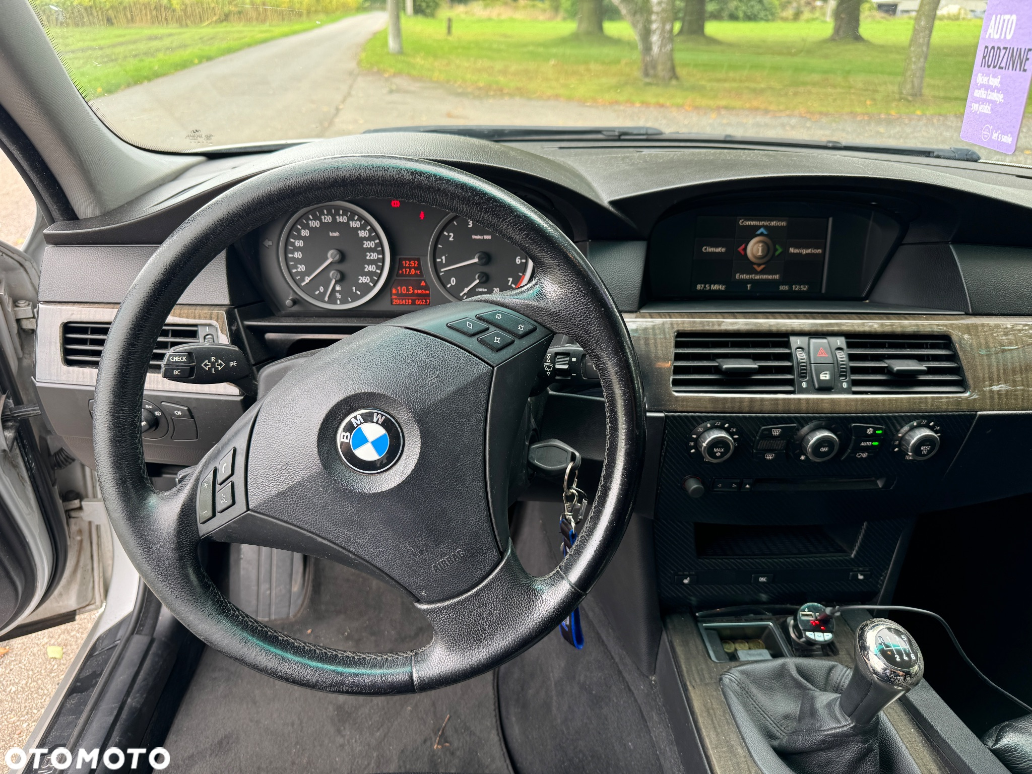 BMW Seria 5 520i - 34