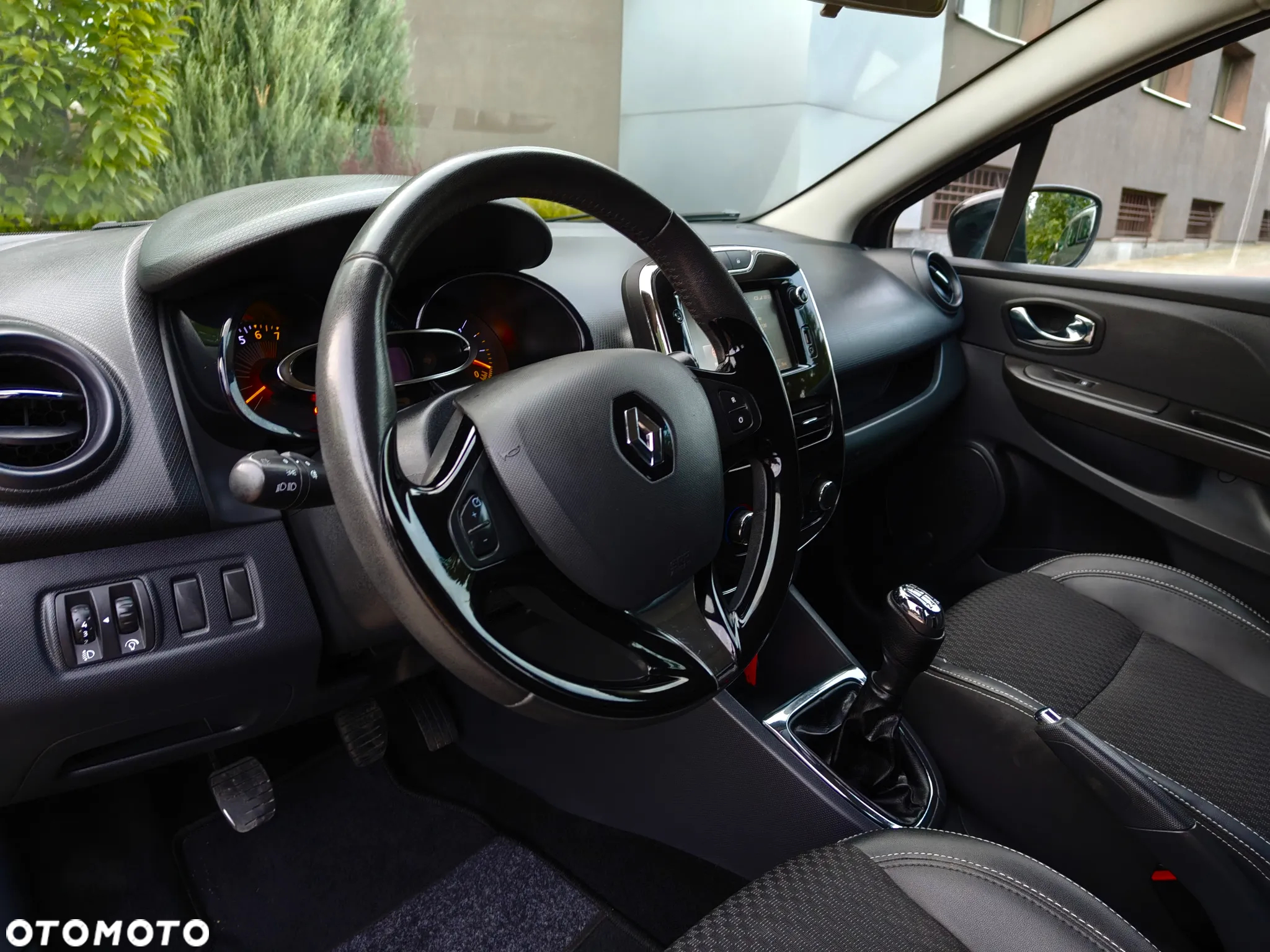 Renault Clio 1.2 16V 75 GPS - 27