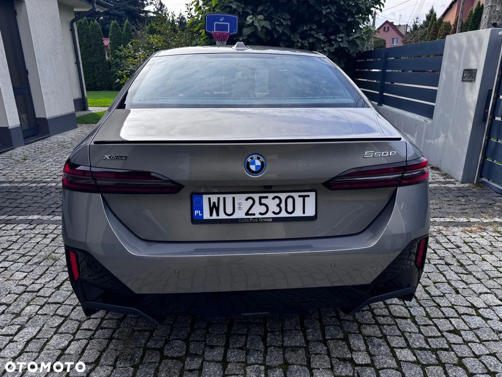 BMW Seria 5 550e xDrive PHEV - 6
