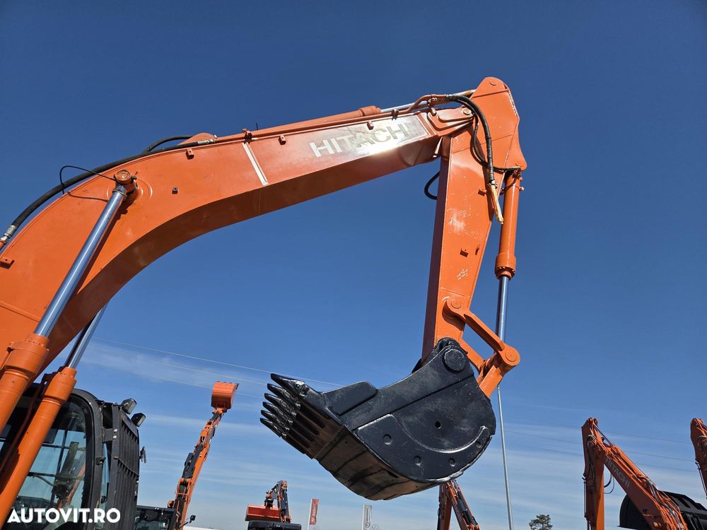 Hitachi ZX250LCN-6, 2020, 9.449h, 27,3t, cupa 1,55mc, Ingust latime 2,99m, camera spate, camere laterale, inst picon, consum mediu 9,8l/h, ridica 13t, motor Isuzu 173CP, 3 pompe hidr HITACHI, 3 camere, produs in JAPONIA, leasing 4 ani-PROMOTIE 68.900 EUR+tva - 37