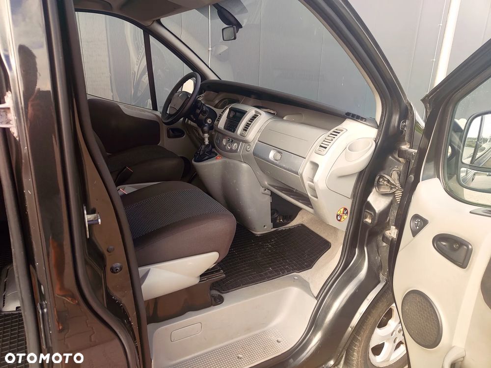 Renault Trafic 2.0 dCi 115 FAP Passenger Black Edition - 15