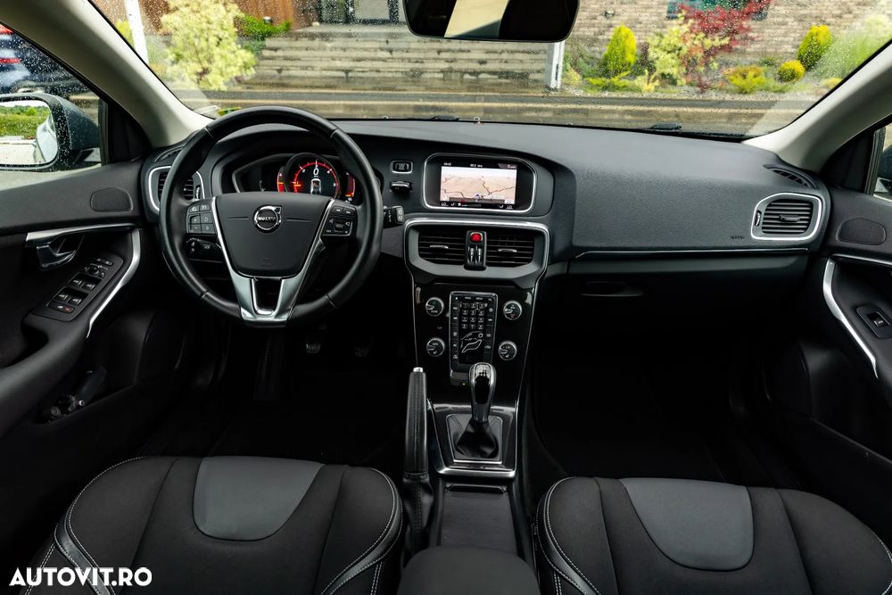 Volvo V40 D2 Momentum - 20