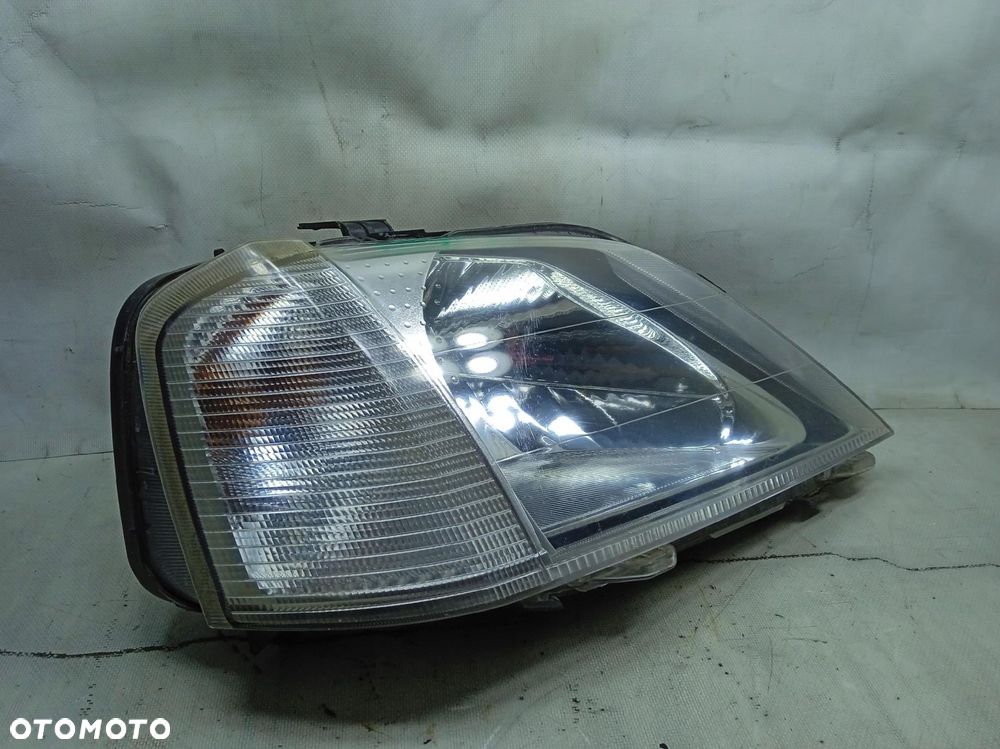 Lampa Prawa Przód Dacia Logan - 2